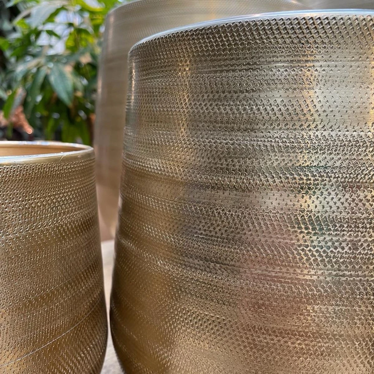 Merkloos Karakter Pot Alu Neo Gold ø40x40cm 3 Merkloos Karakter Pot Alu Neo Gold ø40x40cm