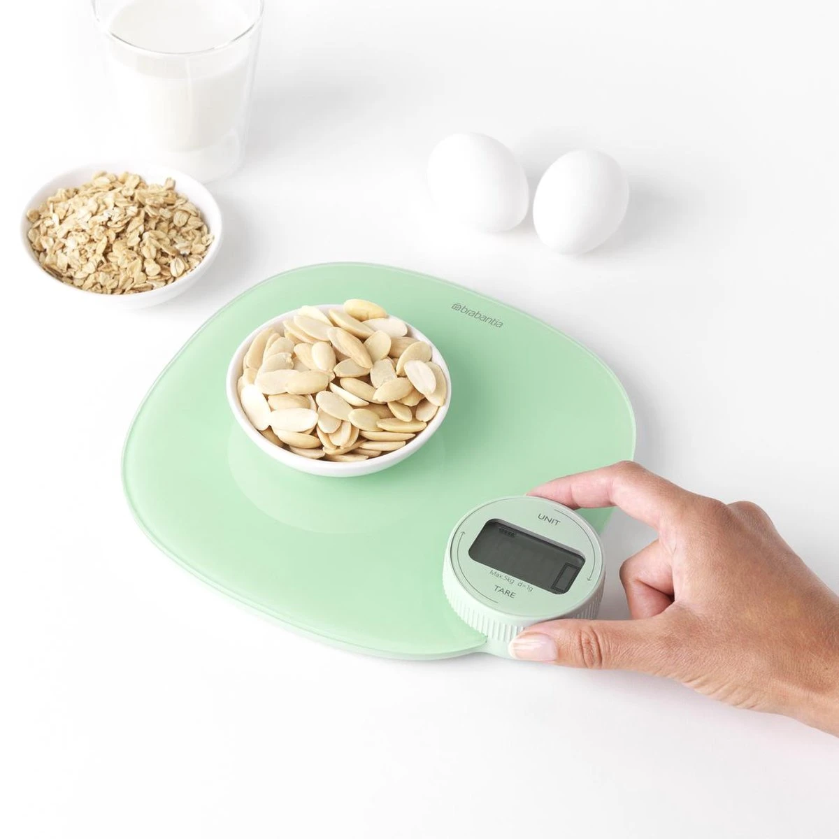 Brabantia Tasty+ Keukenweegschaal Digitaal - Geen Batterij Nodig - Jade Green 5 Brabantia Tasty+ Keukenweegschaal Digitaal - Geen Batterij Nodig - Jade Green - Afbeelding 3