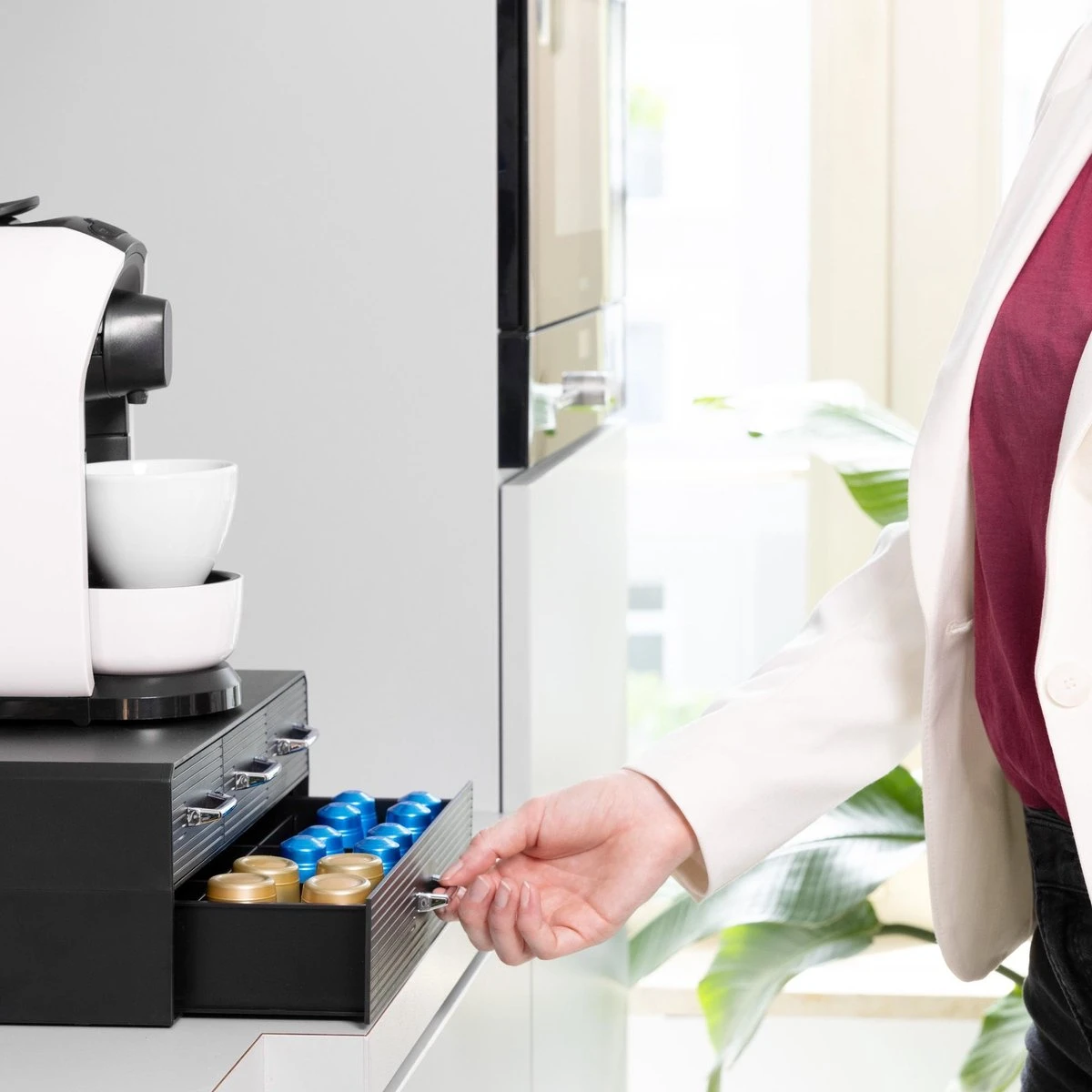 Navaris Capsulehouder Met 4 Lades - Compatibel Met Nespresso En Meer Merken - Houder Voor Koffiecups - Organizer Voor Cups En Accessoires 6 Navaris Capsulehouder Met 4 Lades - Compatibel Met Nespresso En Meer Merken - Houder Voor Koffiecups - Organizer Voor Cups En Accessoires - Afbeelding 4