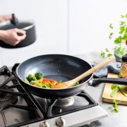 GreenPan Memphis Keramische Wokpan - Ø 28 Cm - PFAS-vrij -Woonwinkel 1200x1200 1219