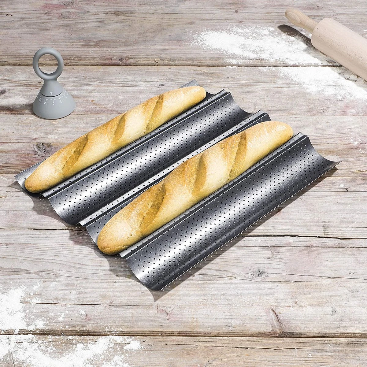 Feelino Stokbrood Bakvorm - Broodvorm - 4 Stokbroden - Stokbroodvorm - Geperforeerd - Baguettes - Baguetteplaat - Antiaanbaklaag 5 Feelino Stokbrood Bakvorm - Broodvorm - 4 Stokbroden - Stokbroodvorm - Geperforeerd - Baguettes - Baguetteplaat - Antiaanbaklaag - Afbeelding 3