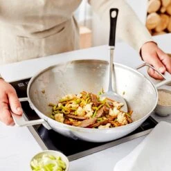 Demeyere Industry 5 RVS Wokpan – Wokpan Inductie – 30 Cm –2 Handvaten – PTFE-vrij -Woonwinkel 1200x1200 1606