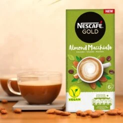 Nescafé Gold Almond Macchiato Oploskoffie - 6 Doosjes à 6 Zakjes -Woonwinkel 1200x1200 2076