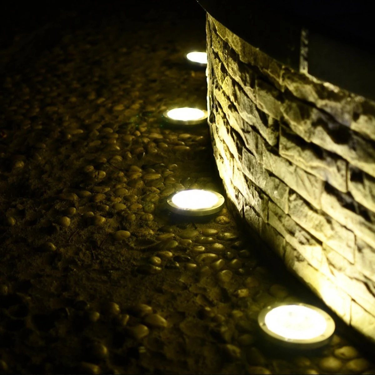 Q-Mate 4 X LED Solar Grondspot Zwart - Solar Tuinverlichting - Buitenlamp - Tuinverlichting Op Zonne-Energie 6 Q-Mate 4 X LED Solar Grondspot Zwart - Solar Tuinverlichting - Buitenlamp - Tuinverlichting Op Zonne-Energie - Afbeelding 4