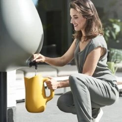 Elho Pure Raindrop 70L - Geel/Oker -Woonwinkel 1200x1200 614