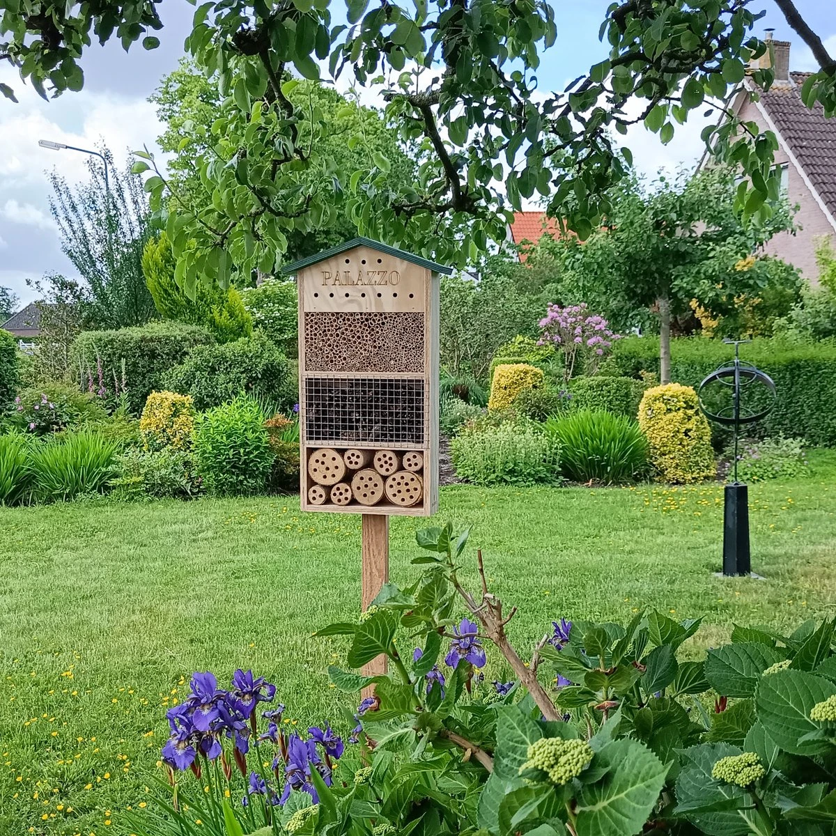 Dokkodo - Insectenhotel Palazzo - Incl. Handig Boekje - Stijlvol En Robuust Bijenhotel 6 Dokkodo - Insectenhotel Palazzo - Incl. Handig Boekje - Stijlvol En Robuust Bijenhotel - Afbeelding 4