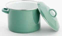Lite-Body Magnus Soeppan/Stamppotpan Met Deksel - 24cm/8l - Emaille - Olijf Groen -Woonwinkel 1200x698 2