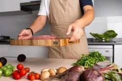 VDN Professionele Snijplank Acacia Hout Met Sapgeul En Handvatten – Hakblok 26x38x3.5 Cm -Woonwinkel 1200x798 19