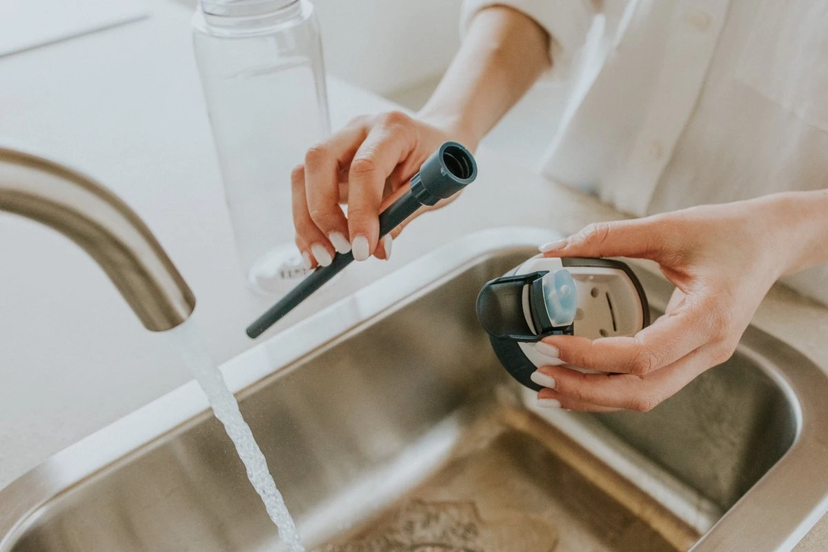 Kambukka Lagoon Drinkfles 750ml - Clear Met Geïntegreerd Rietje 14 Kambukka Lagoon Drinkfles 750ml - Clear Met Geïntegreerd Rietje - Afbeelding 12