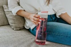 Kambukka Lagoon Drinkfles 750ml - Rose Lemonade Met Geïntegreerd Rietje -Woonwinkel 1200x800 197