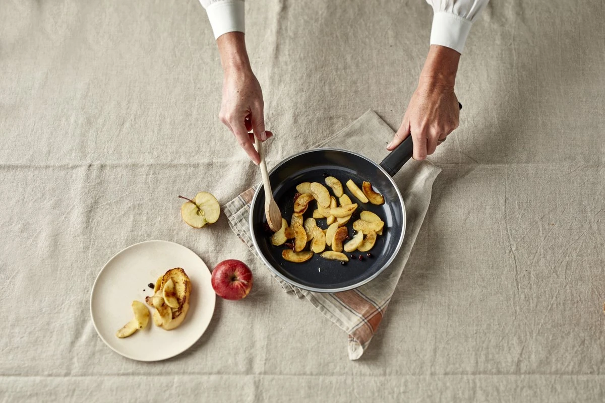 Demeyere Alu Cosi 3 Koekenpan - Ceraforce - 24 Cm - PTFE-vrij 6 Demeyere Alu Cosi 3 Koekenpan - Ceraforce - 24 Cm - PTFE-vrij - Afbeelding 4