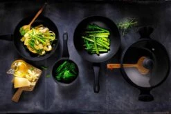 Mammoet Essentials Vesucio Braadpan - 28cm - Anti-aanbaklaag - Met Deksel -Woonwinkel 1200x800 233