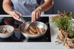 Demeyere Restoline 3 RVS Koekenpan – Koekenpan Inductie - 32 Cm – PTFE-vrij 14 Demeyere Restoline 3 RVS Koekenpan – Koekenpan Inductie - 32 Cm – PTFE-vrij -Woonwinkel 1200x800 285