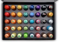 Koffie Proeverij Pakket Groot 40 Stuks Verschillende Smaken Met Mystery Card 'Get Well Soon' Met Persoonlijke (video) Boodschap | Verjaardag | Sinterklaas | Kerstpakket | Vaderdag | Moederdag | Jubileum | Valentijnsdag 13 Koffie Proeverij Pakket Groot 40 Stuks Verschillende Smaken Met Mystery Card 'Get Well Soon' Met Persoonlijke (video) Boodschap | Verjaardag | Sinterklaas | Kerstpakket | Vaderdag | Moederdag | Jubileum | Valentijnsdag -Woonwinkel 1200x865 3