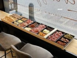 Sjoelbak - Borrelsjoelbak - Hapjesplank - Borrelplank - Mini Sjoelbak 120 Cm Met Zwarte Bakjes - Kleine Sjoelbakken -Woonwinkel 1200x899 10