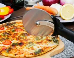 Bighorn Pizzaschep Voor BBQ En Oven-Inklapbare Handgreep -Pizzasnijder- Edelstaal -geschikt Als Broodschep En Ovenschep - SRPT01 -Woonwinkel 1200x944 6