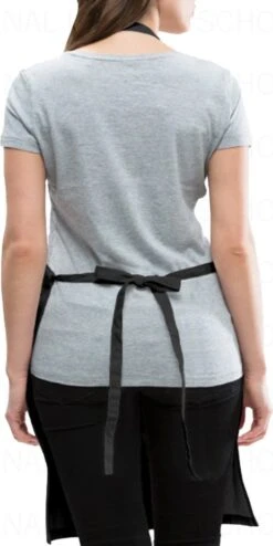 IK DOE OOK MAAR WAT Unisex Schort - Zwart - One Size (volwassenen) - Keuken Schort - Barbeque BBQ Schort - Bedieningsschort - Grappige Teksten - Original Kwoots- Voor Zowel Mannen Als Vrouwen - Verstelbaar - Wasbaar - Cadeau - Apron -Woonwinkel 600x1200