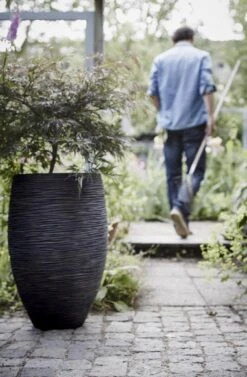 Capi Europe - Vaas Elegant Deluxe Rib NL - 56x84 - Zwart - Voor Binnen En Buiten - KBLR1132 -Woonwinkel 786x1200