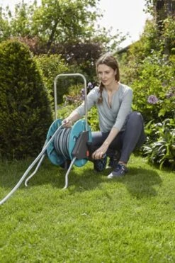 GARDENA - AquaRoll CleverRoll S Set Slangenwagen - Incl. 20 M Slang - Maximaal 40 M Opbergcapaciteit -Woonwinkel 798x1200 2