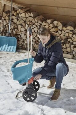 GARDENA Strooiwagen XL Strooikar - 800m2 - 18 Liter -Woonwinkel 799x1200 20