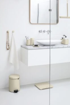 Brabantia ReNew Zeepdispenser - 250 Ml - Soft Beige -Woonwinkel 799x1200 43