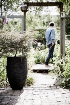 Capi Europe - Vaas Elegant Deluxe Rib NL - 56x84 - Zwart - Voor Binnen En Buiten - KBLR1132 -Woonwinkel 803x1200 1