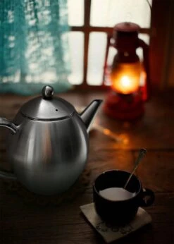 Vaja Valerie - Theepot Met Filter - Dubbelwandig - RVS - 1.2L -Woonwinkel 857x1200 1